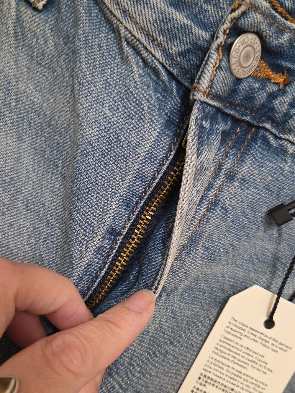 NWT Levi's Loose Boot Bootcut Jeans Broken-In Whiskered Light Wash Denim Rustic - Picture 5 of 11